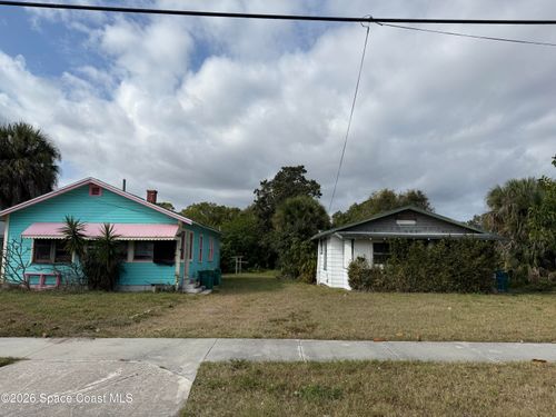 18061808 Pine Street, Melbourne, FL, 32901 | Card Image