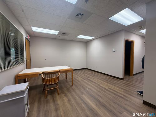 208-329 Main St, Wallingford, CT, 06492-2273 | Card Image