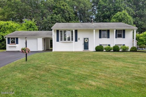 33 Comely Ln, Latham, NY, 12110-5230 | Card Image