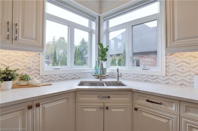 48 Palomino Dr, House other with 5 bedrooms, 5 bathrooms and 12 parking in Carlisle ON | Image 12