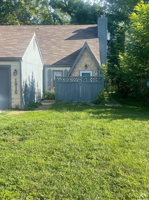 1916 W 3rd St, Lawrence, KS, 66044-4618 | Card Image