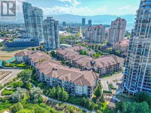 105-1093 Sunset Dr, Kelowna, BC, V1Y9Z4 | Card Image