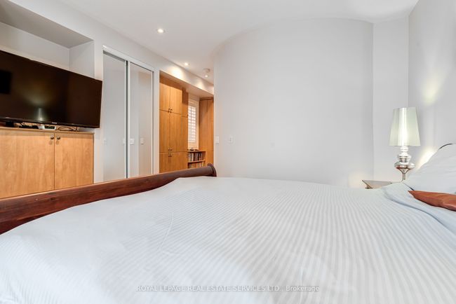 12 - 1968 Bloor St W, House attached with 3 bedrooms, 3 bathrooms and null parking in Toronto ON | Image 18