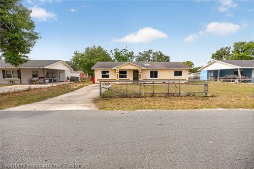 2254 Lisa St, Lake Wales, FL, 33898-7441 | Card Image