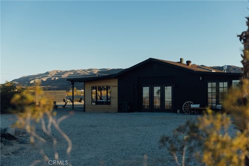 75243 Sullivan Rd, 29 Palms, CA, 92277-3654 | Card Image