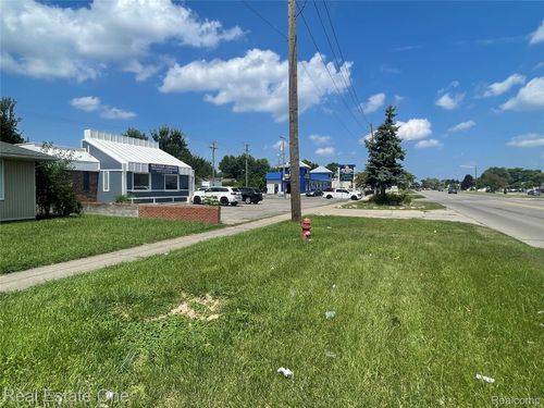 547 Inkster Rd, Garden City, MI, 48135-4117 | Card Image