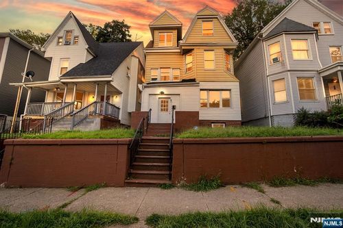65 Grove St, Bloomfield, NJ, 07003-5641 | Card Image
