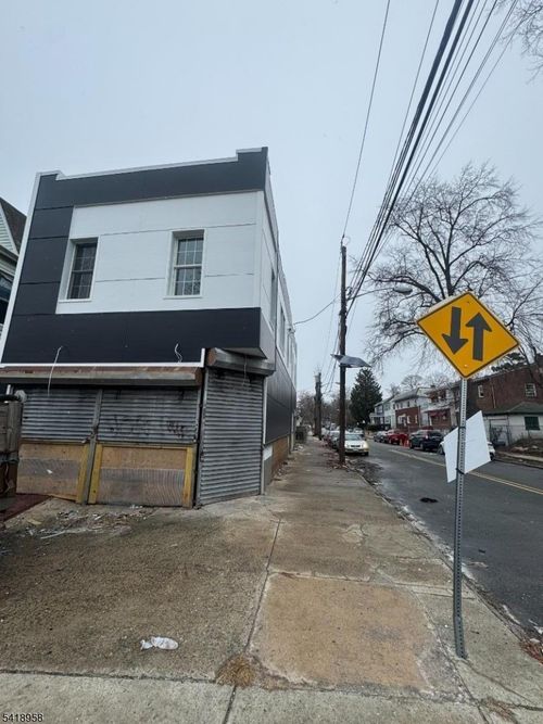 81 Tremont Ave, Newark, NJ, 07106-1229 | Card Image