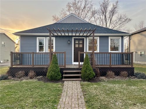 533 Lee Lore Dr, Chippewa Lake, OH, 44215-9722 | Card Image