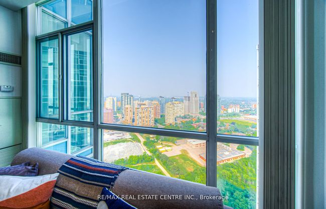 3303 - 220 Burnhamthorpe Rd W, Condo with 2 bedrooms, 2 bathrooms and null parking in Mississauga ON | Image 23