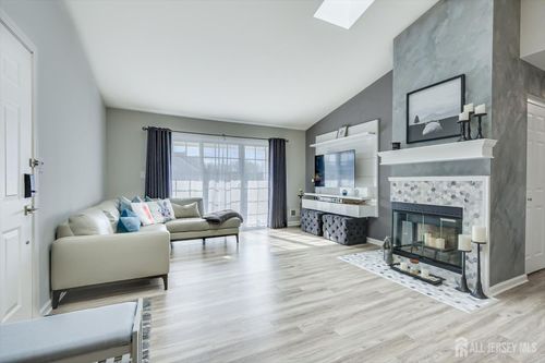 92 Albury Way, North Brunswick, NJ, 08902-4207 | Card Image