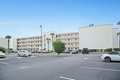 403 - 2467 S Washington Avenue, Condo with 2 bedrooms, 2 bathrooms and null parking in Titusville FL | Image 2