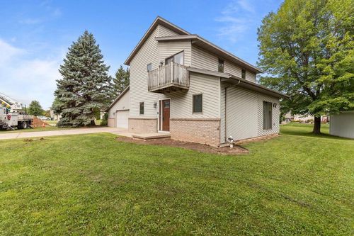 2250 W Glendale Avenue, GRAND CHUTE, WI, 54914 | Card Image