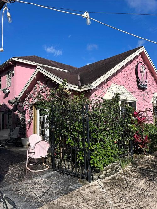 17840 W Dixie Hwy, North Miami Beach, FL, 33160 | Card Image