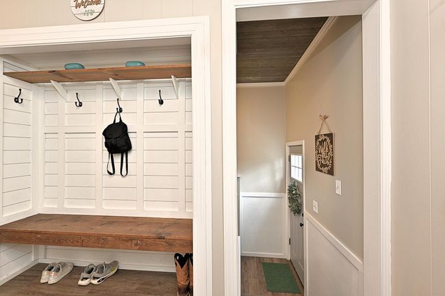 REAR ENTRY AREA | Image 14