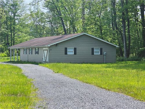 565 Monument Rd, Central City, PA, 15926 | Card Image