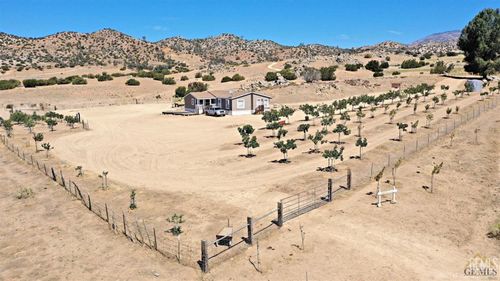 36005 Big Springs Dr, Caliente, CA, 93518 | Card Image