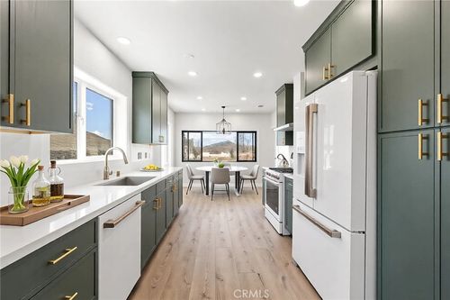 6242 Morley Ave, LOS ANGELES, CA, 90056-1736 | Card Image