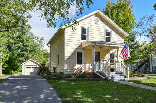 402 W Walworth St, Elkhorn, WI, 53121-1641 | Card Image