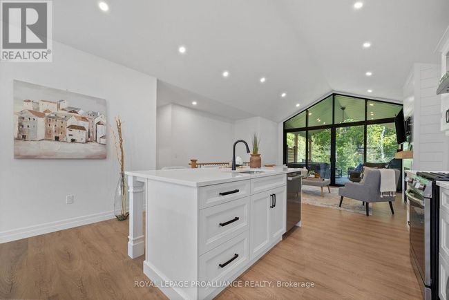 48 Deerview Dr, House other with 3 bedrooms, 3 bathrooms and 6 parking in Trenton ON | Image 9