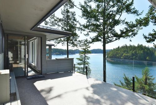 5011 Panorama Drive, House other with 3 bedrooms, 2 bathrooms and 2 parking in Garden Bay BC | Card Image