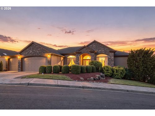 2966 W 2nd St, Washougal, WA, 98671-5182 | Card Image