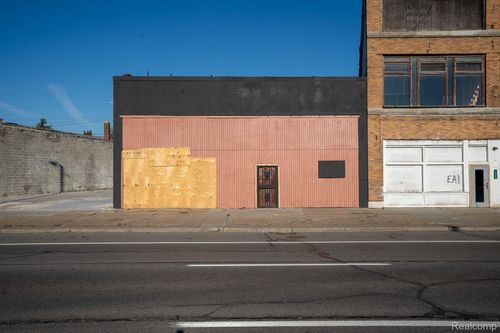 13537 Gratiot Ave, Detroit, MI, 48205-3431 | Card Image