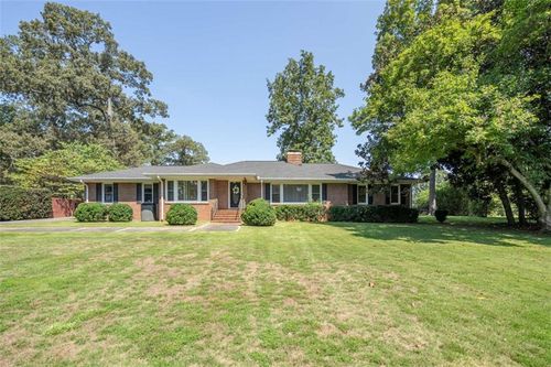 112 College Cir, Cedartown, GA, 30125-2210 | Card Image