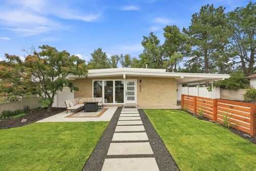 845 E Larkspur Dr, Sandy, UT, 84094-4516 | Card Image