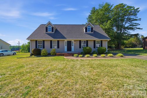 313 Sunrise Cir, Shelby, NC, 28150-4232 | Card Image
