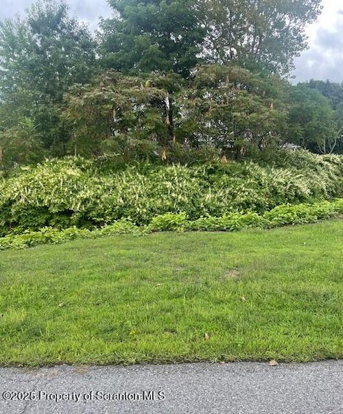 357 2nd St, Eynon, PA, 18403-1444 | Card Image