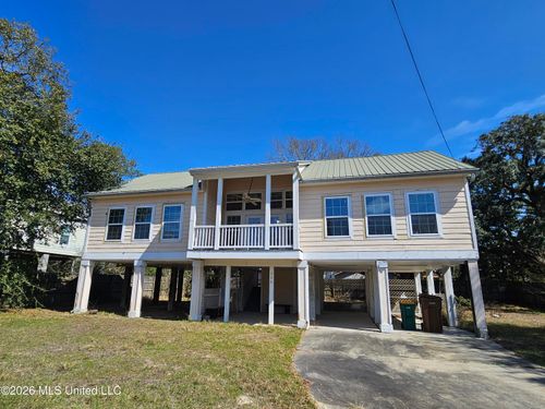 326 Strangi Ave, Biloxi, MS, 39530-2535 | Card Image