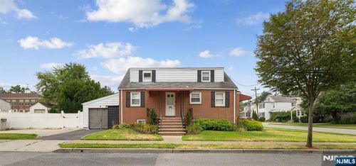 28 High Park Pl, Clifton, NJ, 07011-2515 | Card Image