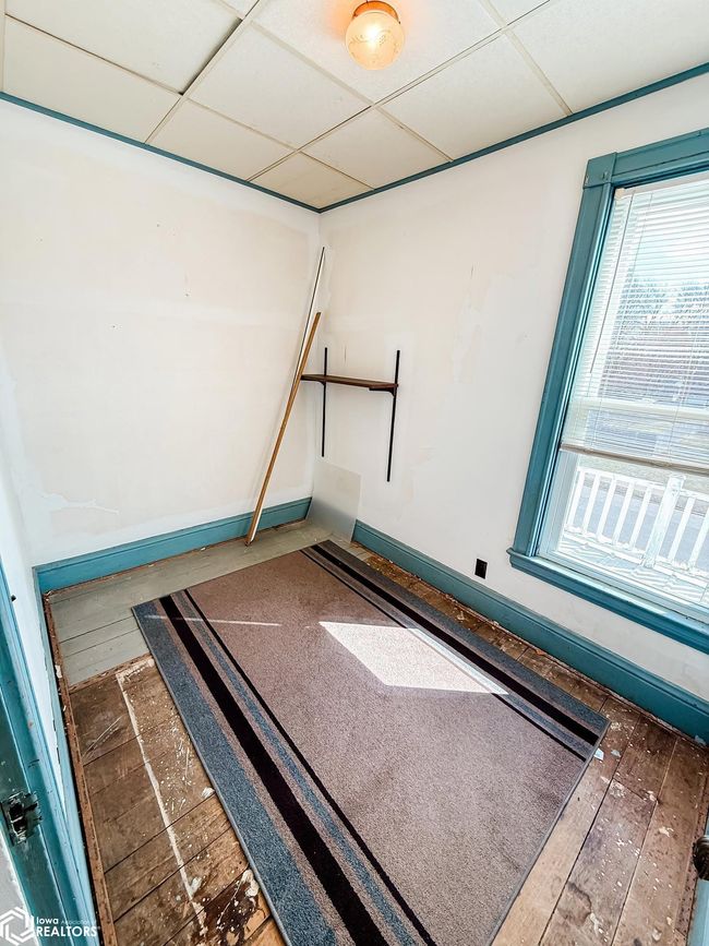 415 S Garfield Ave, Home with 4 bedrooms, 2 bathrooms and 2 parking in Burlington IA | Image 23