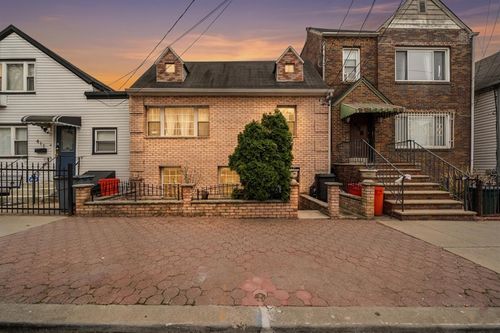 413 4th St, Union City, NJ, 07087-4008 | Card Image