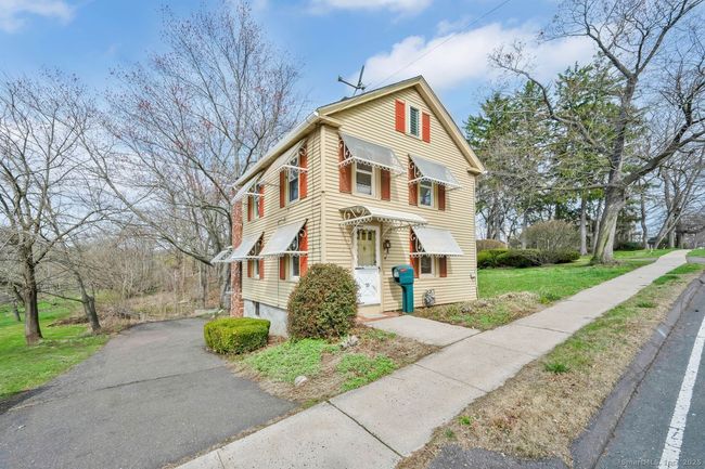 28 Center St, House other with 2 bedrooms, 2 bathrooms and null parking in Windsor Locks CT | Image 5