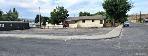215 Elder St N, Soap Lake, WA, 98851-9151 | Card Image