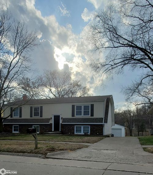 3 28th Pl, Fort Madison, IA, 52627-2147 | Card Image
