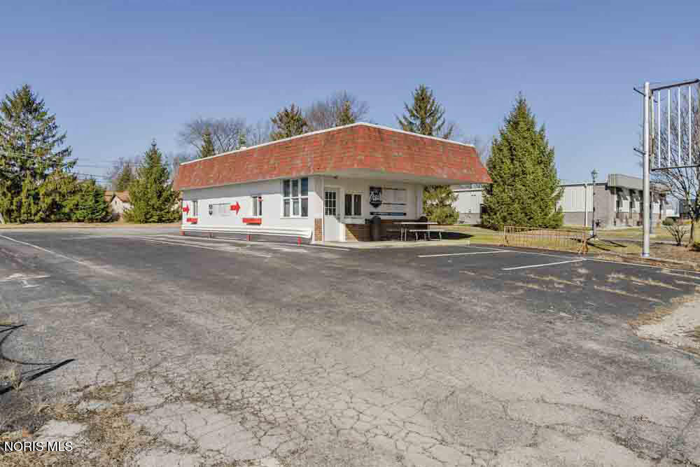 3112 N Main St, Findlay, OH 45840