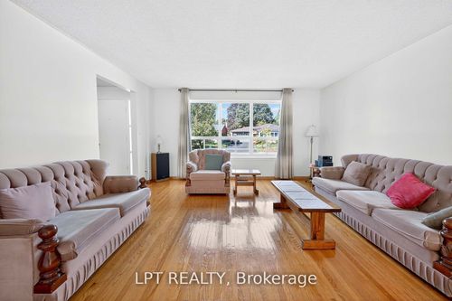 49 Kentish Cres, Scarborough, ON, M1S2Z3 | Card Image
