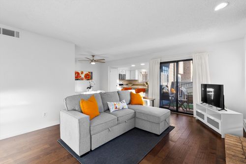 apt-807-15221 Berry Trl, Dallas, TX, 75248-6308 | Card Image