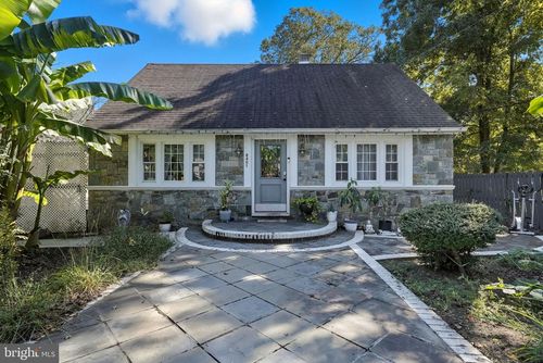 8401 Yorkshire Ln, MANASSAS, VA, 20111-1701 | Card Image