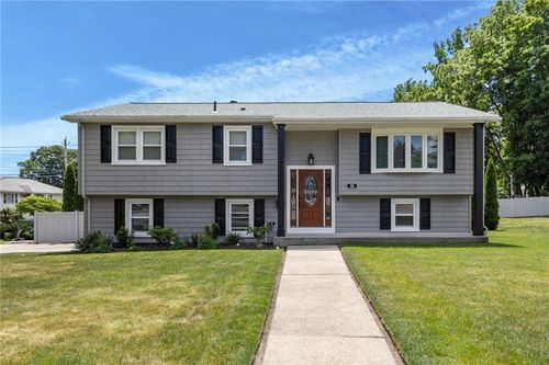 38 Bateman Ave, Cranston, RI, 02920-2910 | Card Image