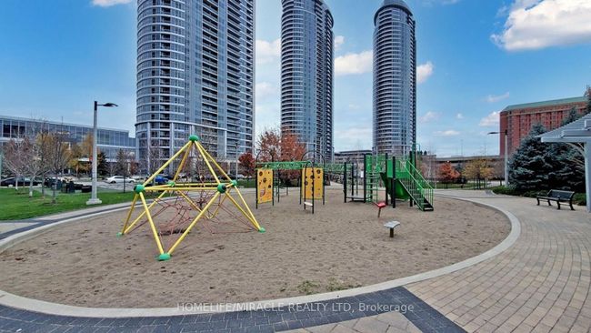 PH20 - 181 Village Green Sq, Condo with 2 bedrooms, 1 bathrooms and 1 parking in Toronto ON | Image 2