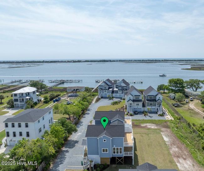 64 Pier View Court, Townhouse with 3 bedrooms, 4 bathrooms and 2 parking in Hampstead NC | Image 37