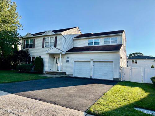21 Stemler Dr, Cliffwood, NJ, 07721-1502 | Card Image