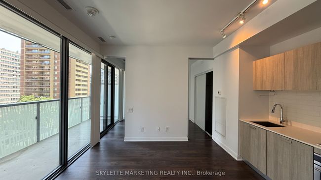 612 - 50 Charles St E, Condo with 2 bedrooms, 1 bathrooms and null parking in Toronto ON | Image 12