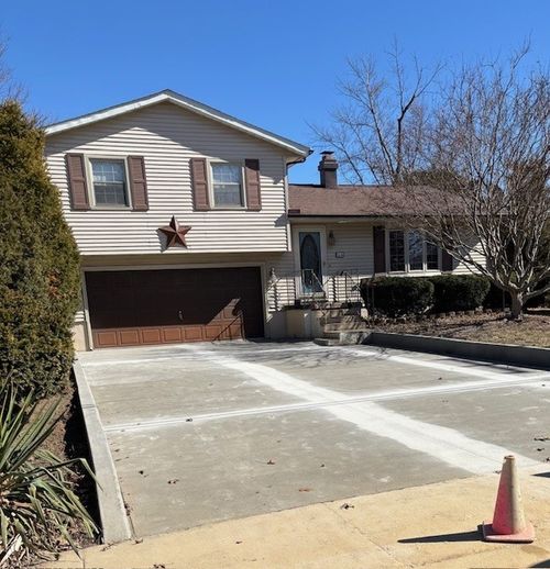 14 Brierwood Dr, Decatur, IL, 62521-4401 | Card Image