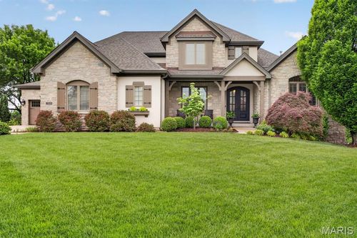 12868 Willow Pond Ct, Des Peres, MO, 63131-2158 | Card Image
