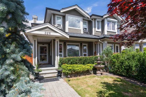 326 E 12th Street, North Vancouver, BC, V7L2J9 | Card Image